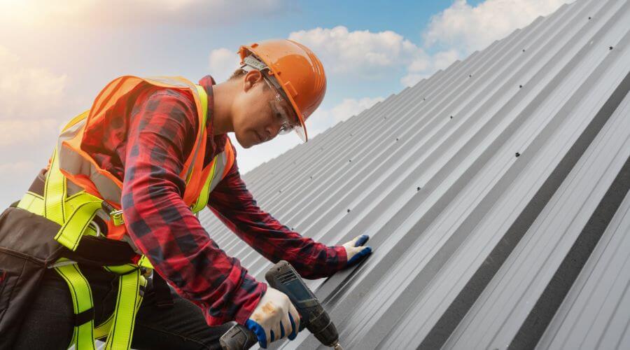 Professional residential roofers in Dowling, MI